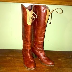 Anthropologie holding horses